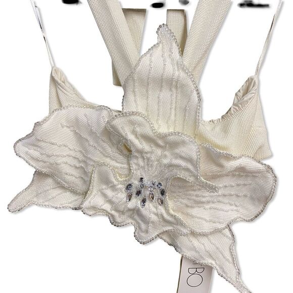 PatBO Flower Applique Halter Top Ivory White Floral 3D blouse crop Revolve NWT 6 - Picture 6 of 16